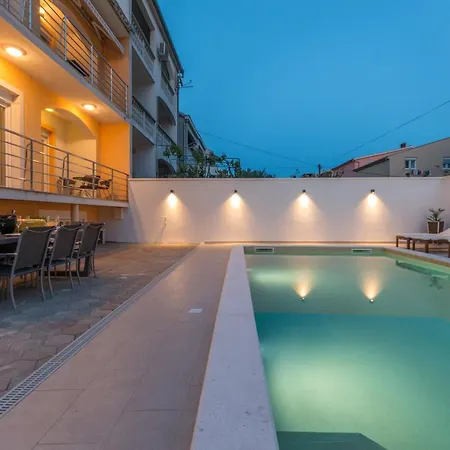 Pavla With Pool זאדאר