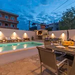 Apartment Pavla With Pool
