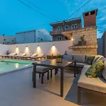 Apartment Pavla With Pool Zadar