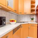 Apartment Pavla With Pool
