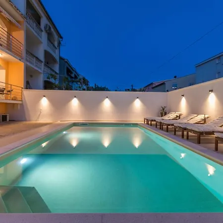 Pavla With Pool Apartament Zadar