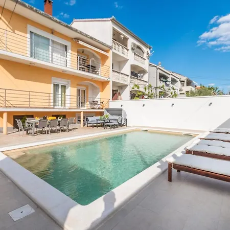 Apartament Pavla With Pool