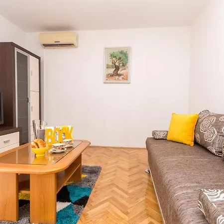 Apartament Pavla With Pool Zadar