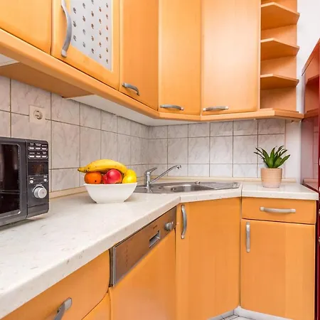 Apartament Pavla With Pool