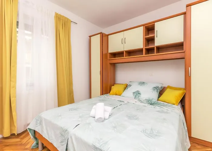 Pavla With Pool Ζαντάρ