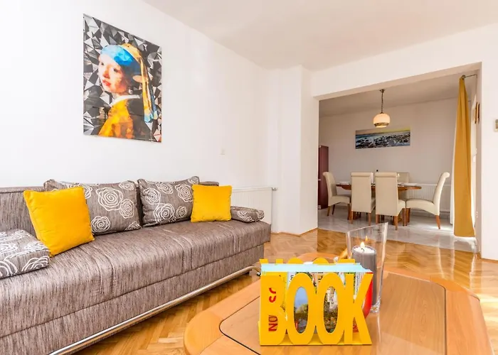 Appartement Pavla With Pool Zadar